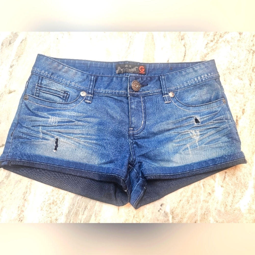 G by Guess Women’s Size 28 Distressed Denim Shorts Medium Wash Frayed Hem